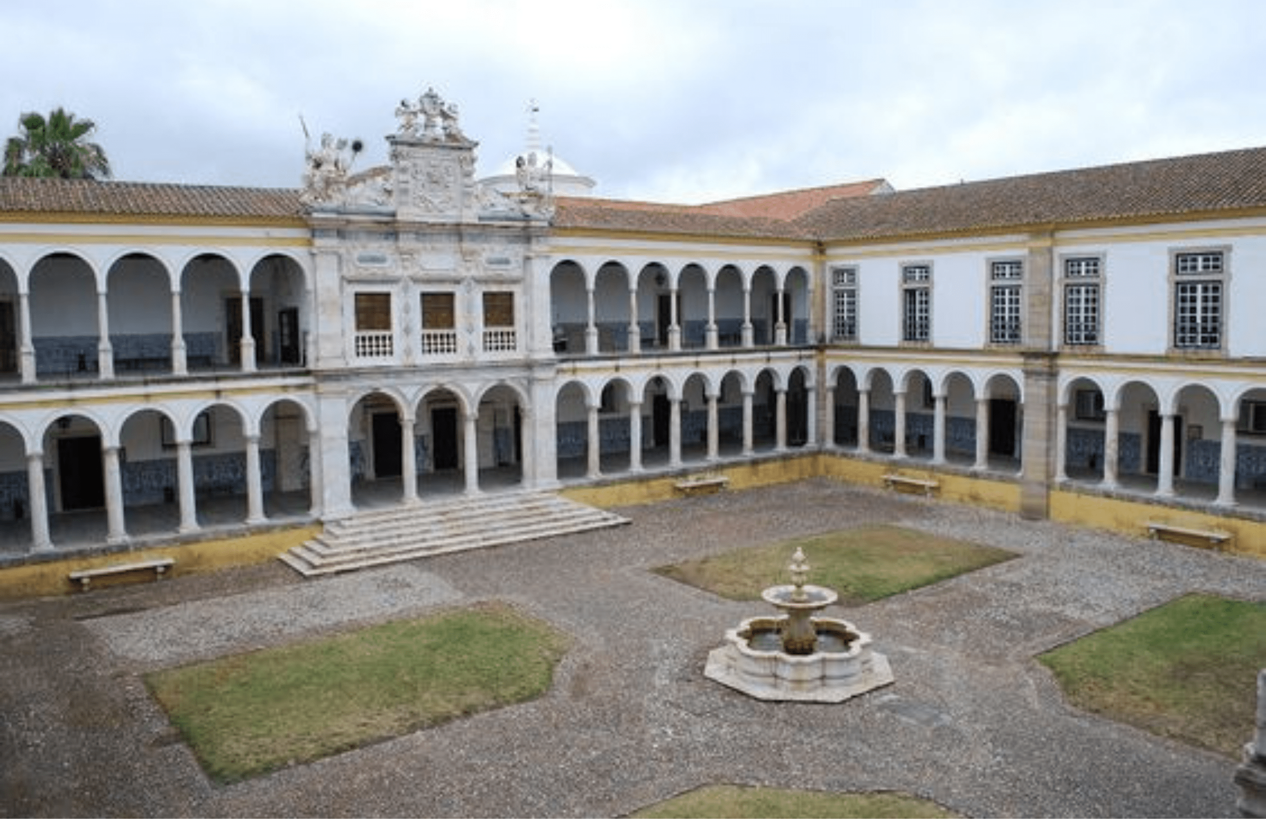 Universidad de Évora